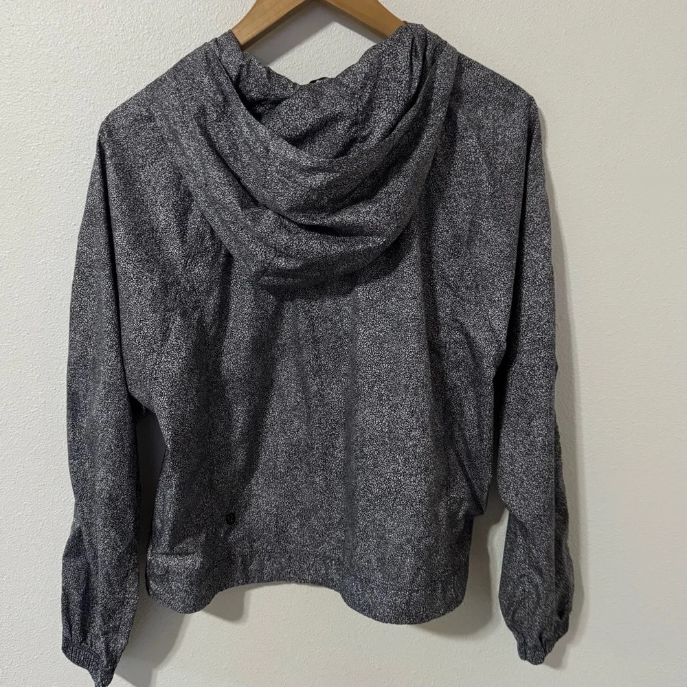 Lululemon I Put A Shell On You Sea Spray Alpine White Dark Chrome Cropped Zip-8
